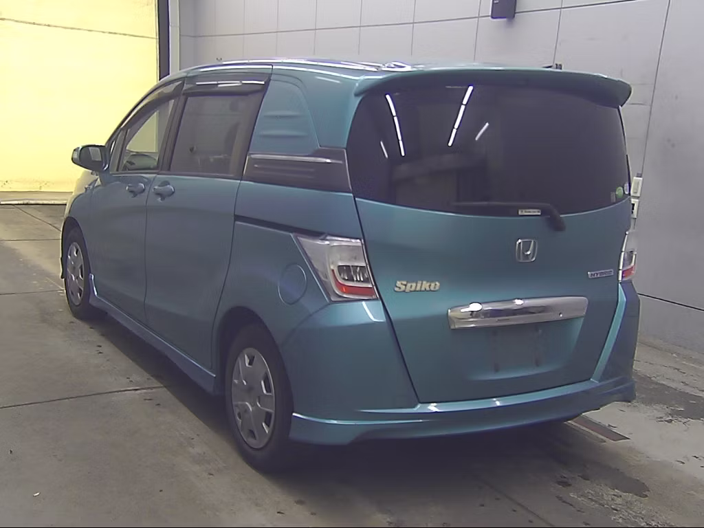 HONDA FREED SPIKE