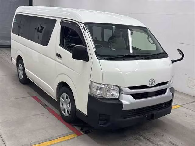 TOYOTA HIACE