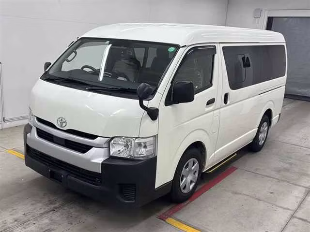 TOYOTA HIACE