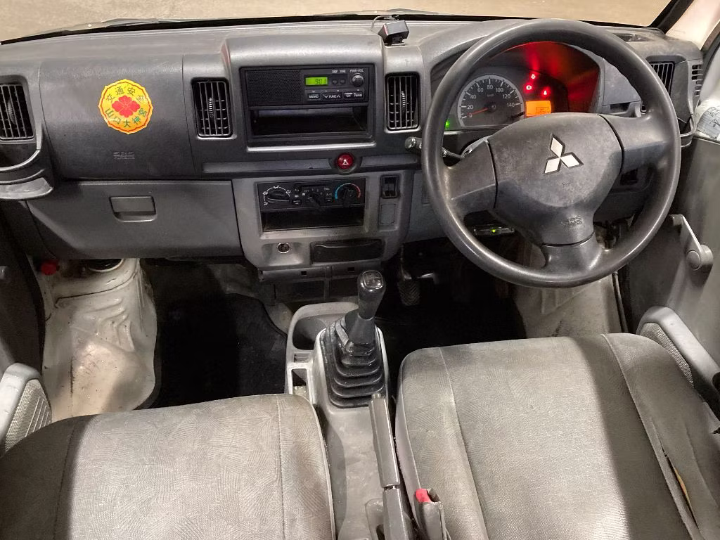 MITSUBISHI MINICAB