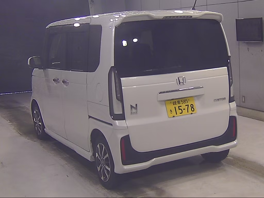 HONDA N-BOX