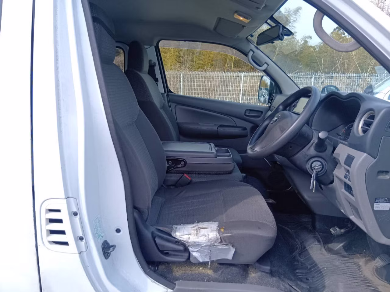NISSAN NV350 CARAVAN