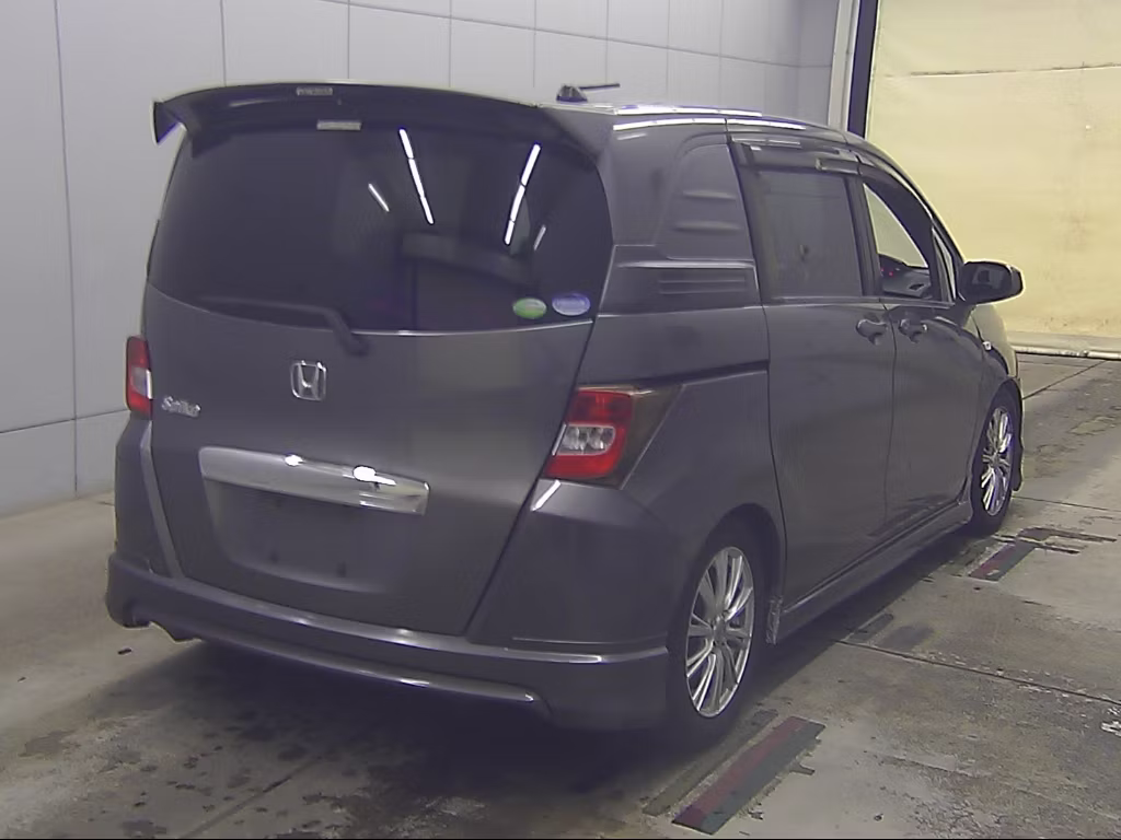 HONDA FREED SPIKE