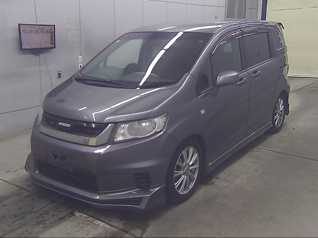 HONDA FREED SPIKE