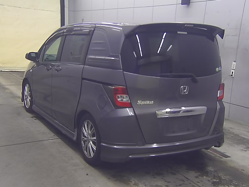 HONDA FREED SPIKE