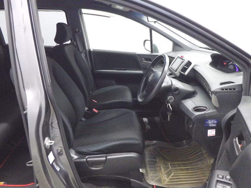 HONDA FREED SPIKE