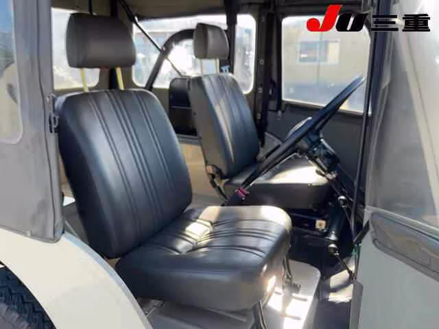 MITSUBISHI JEEP