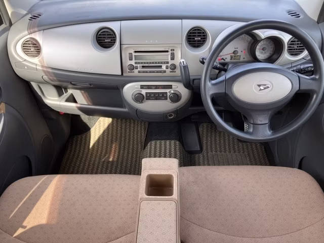 DAIHATSU MOVE LATTE