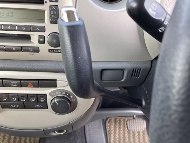DAIHATSU MOVE LATTE