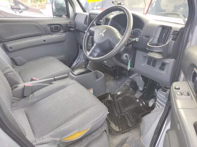 MITSUBISHI MINICAB