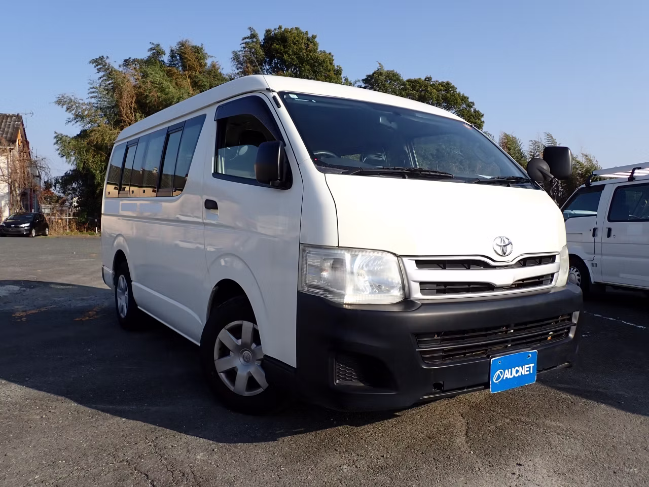 TOYOTA HIACE