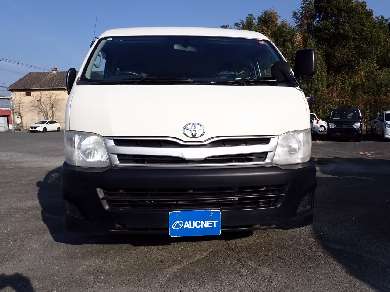 TOYOTA HIACE