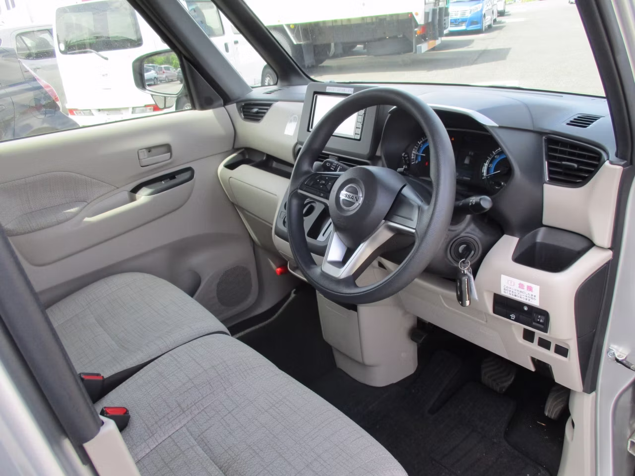 NISSAN ROOX