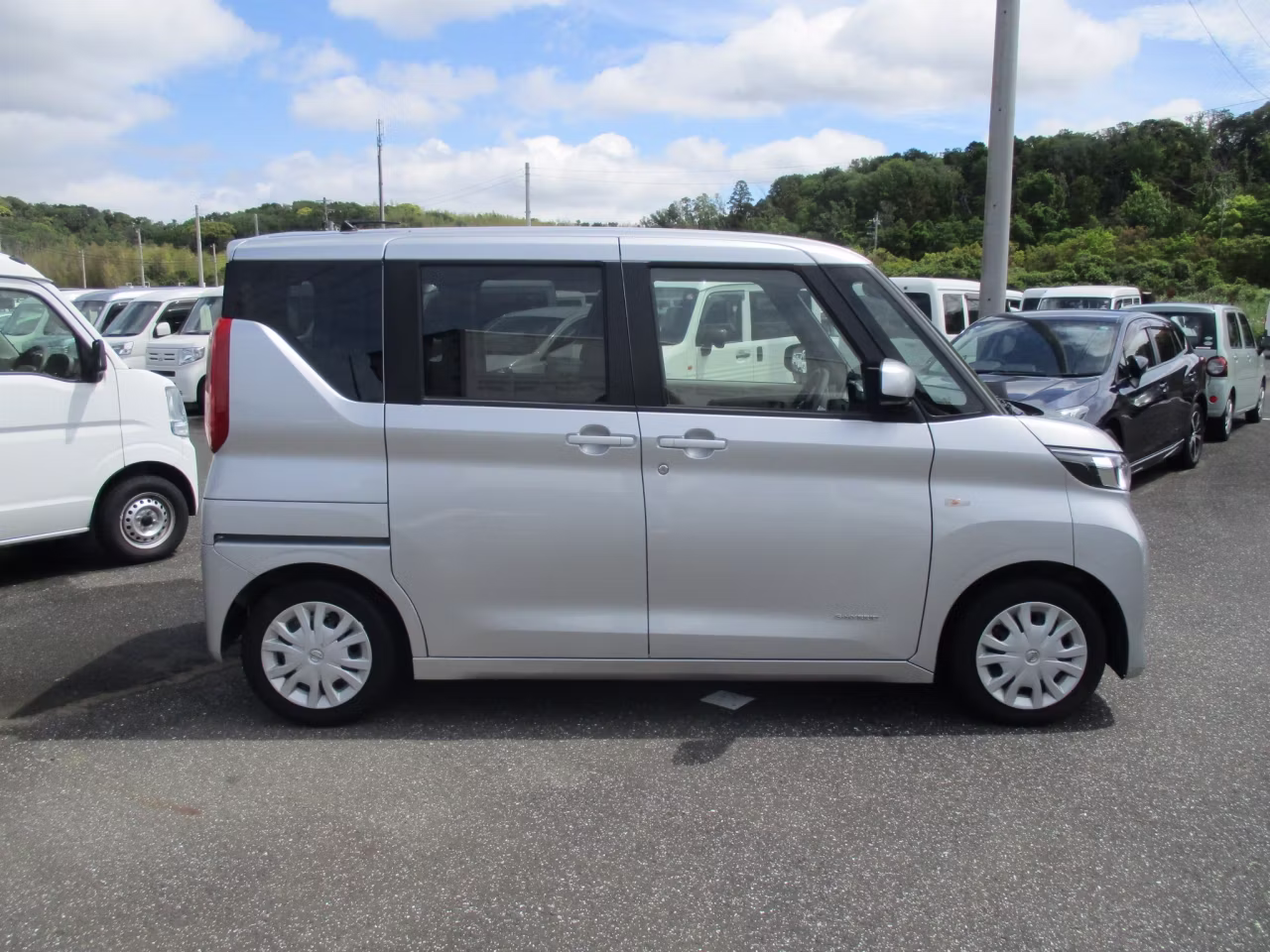 NISSAN ROOX