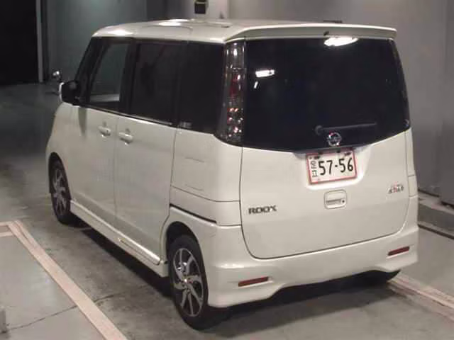 NISSAN ROOX