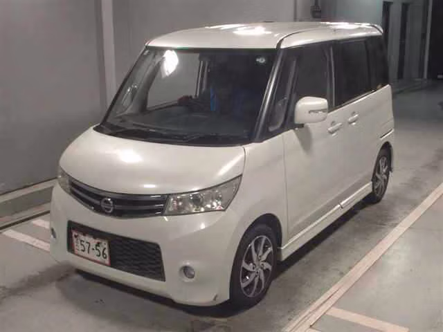 NISSAN ROOX
