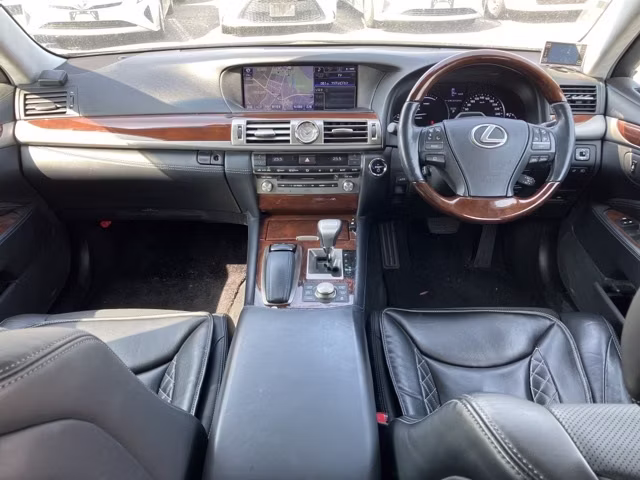 LEXUS LS600H