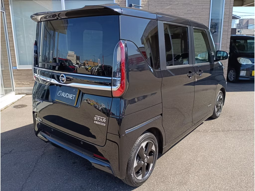 NISSAN ROOX