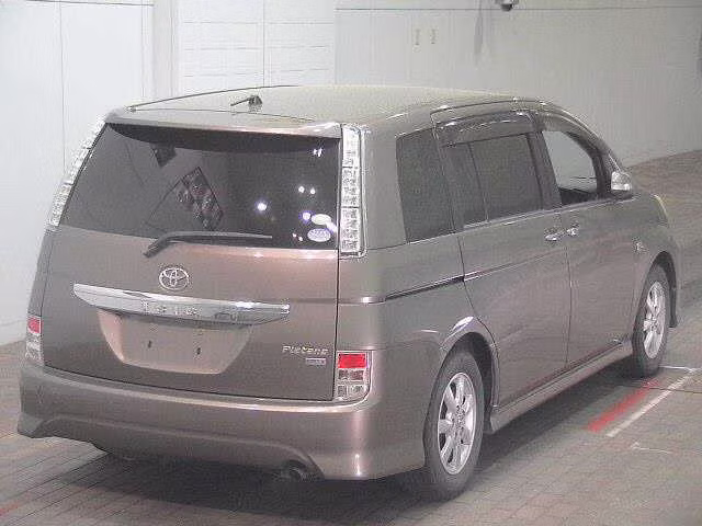 TOYOTA ISIS
