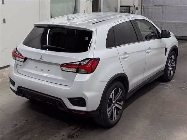 MITSUBISHI RVR