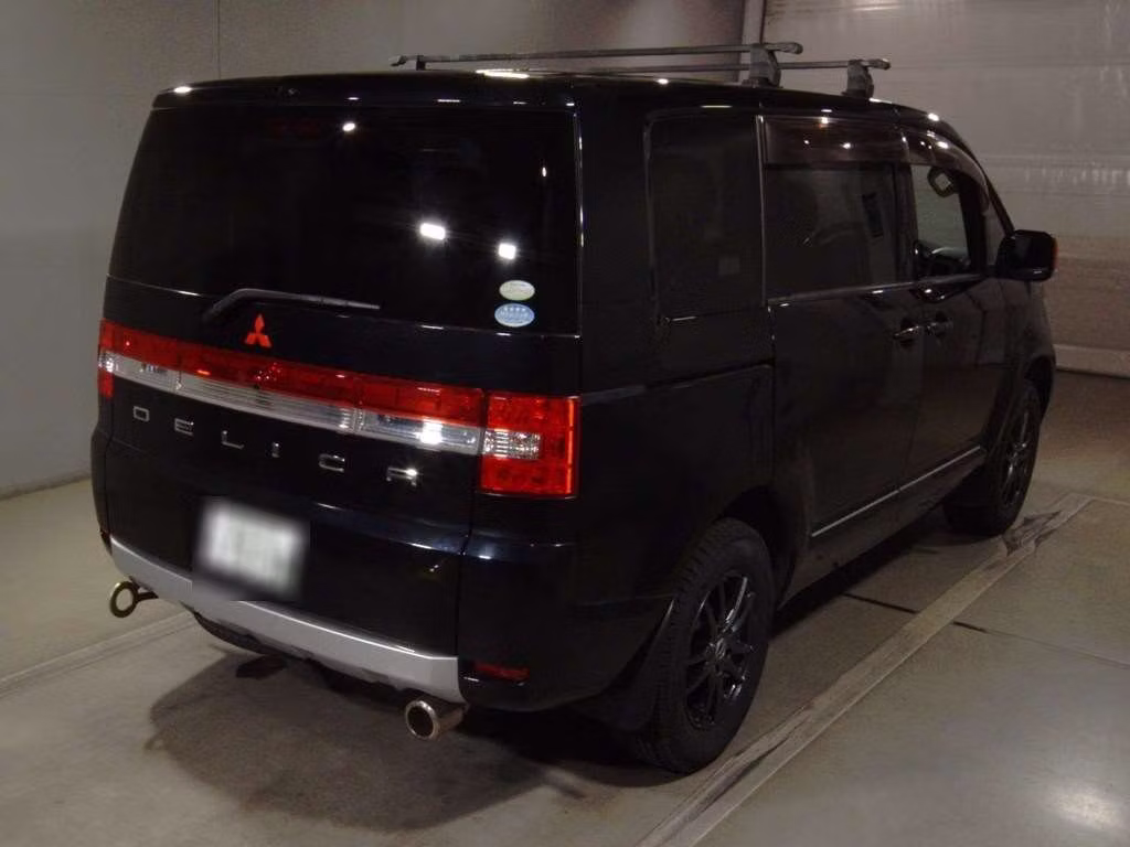 MITSUBISHI DELICA D:5