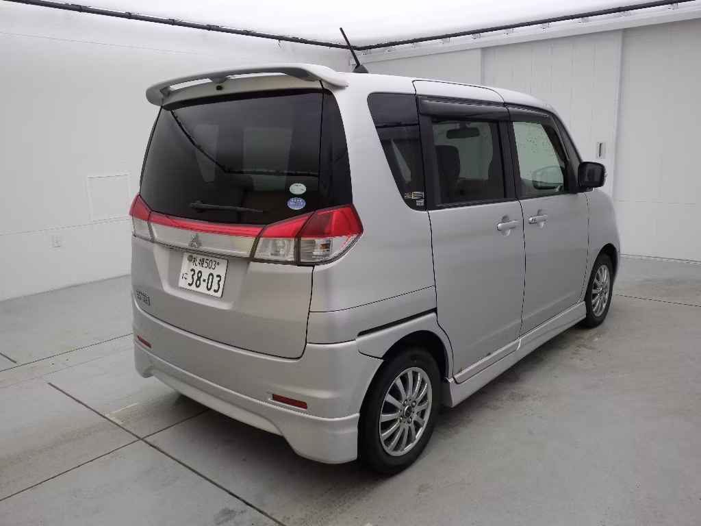 MITSUBISHI DELICA D:2