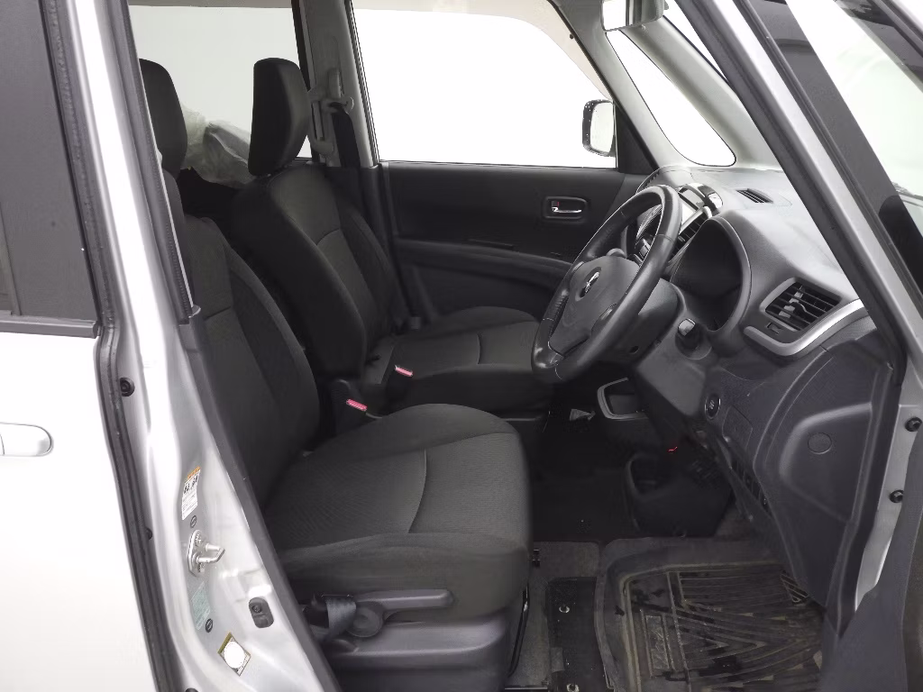 MITSUBISHI DELICA D:2