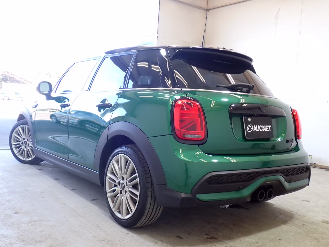MINI HATCH