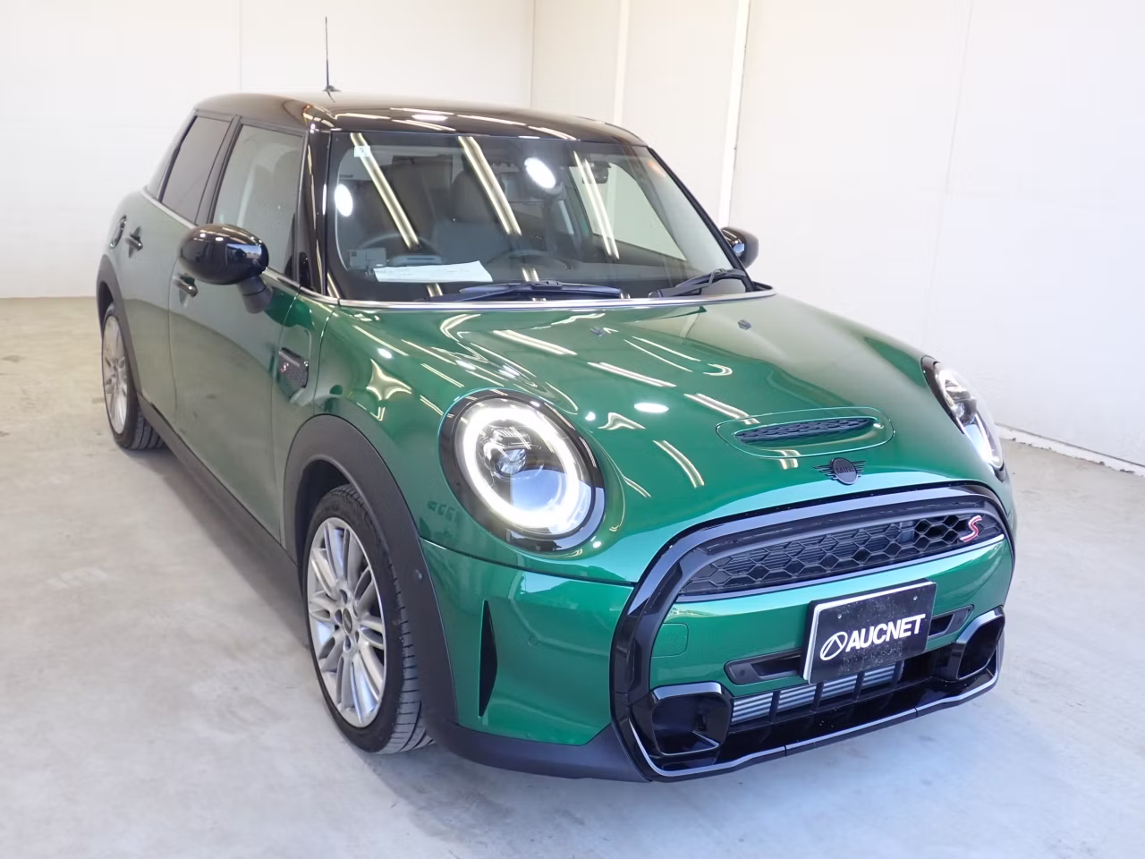 MINI HATCH