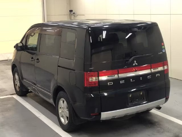 MITSUBISHI DELICA D:5