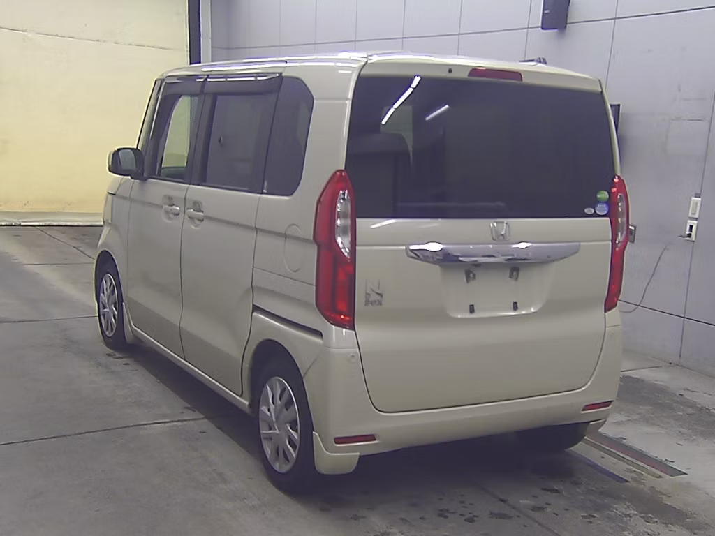 HONDA N-BOX