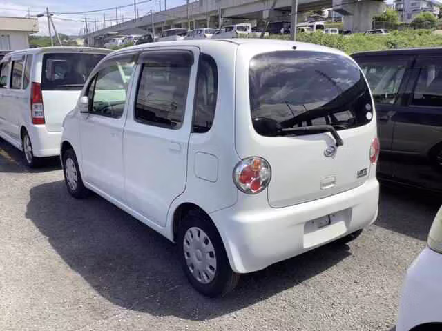 DAIHATSU MOVE LATTE