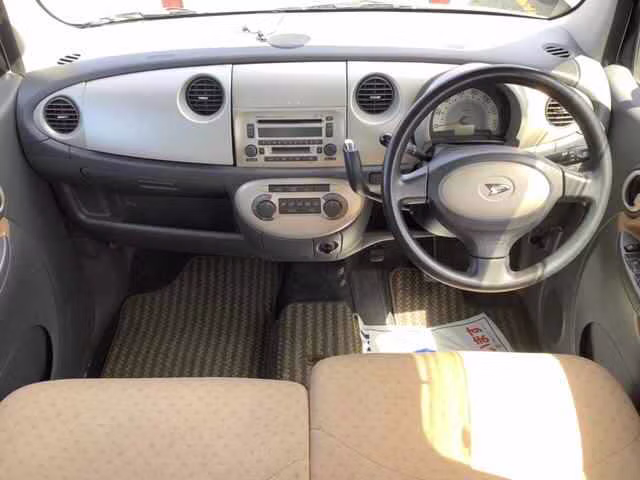 DAIHATSU MOVE LATTE