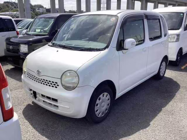 DAIHATSU MOVE LATTE