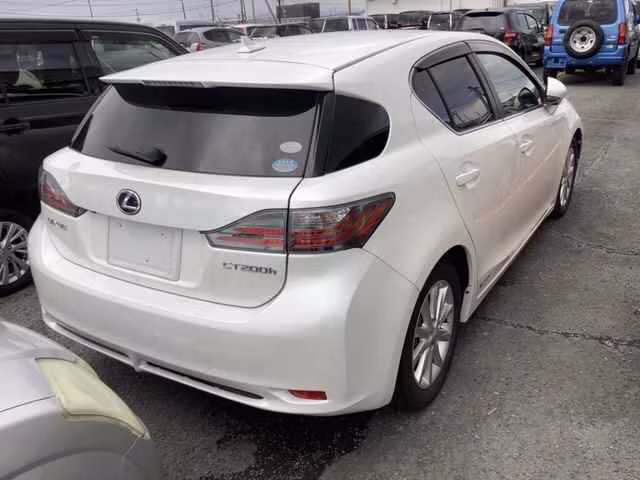 LEXUS CT200H