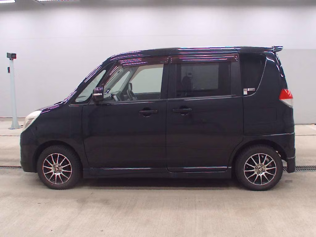 MITSUBISHI DELICA D:2