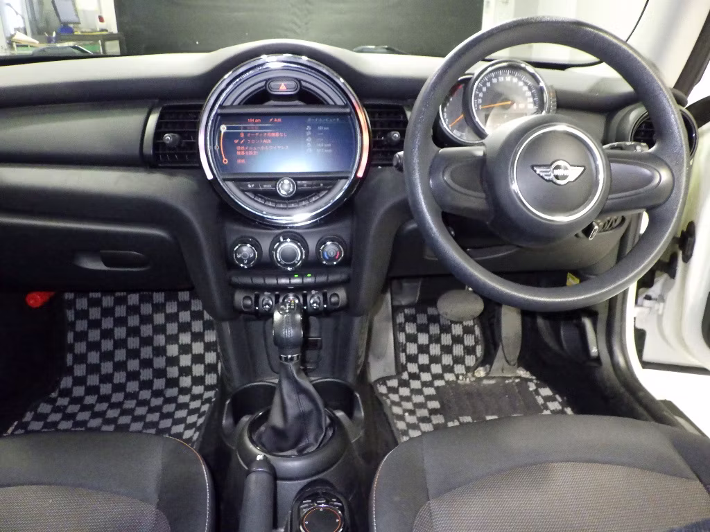 MINI HATCH