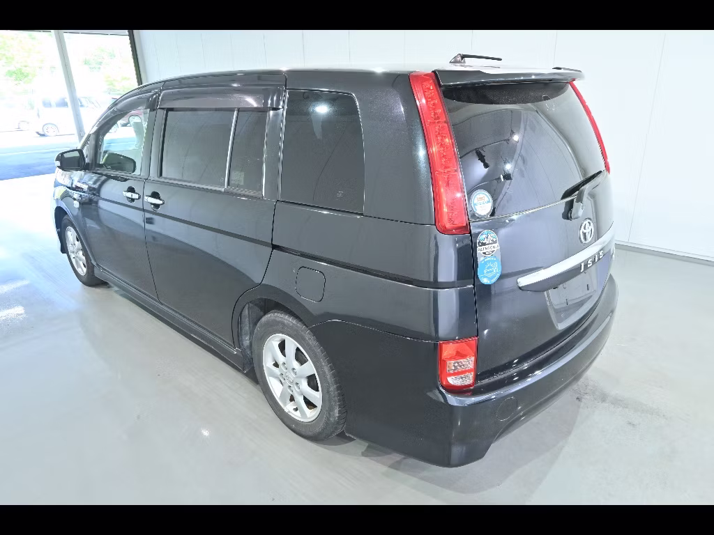 TOYOTA ISIS