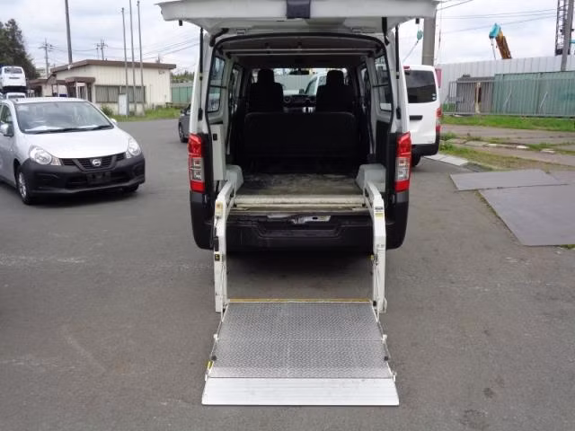 NISSAN NV350 CARAVAN