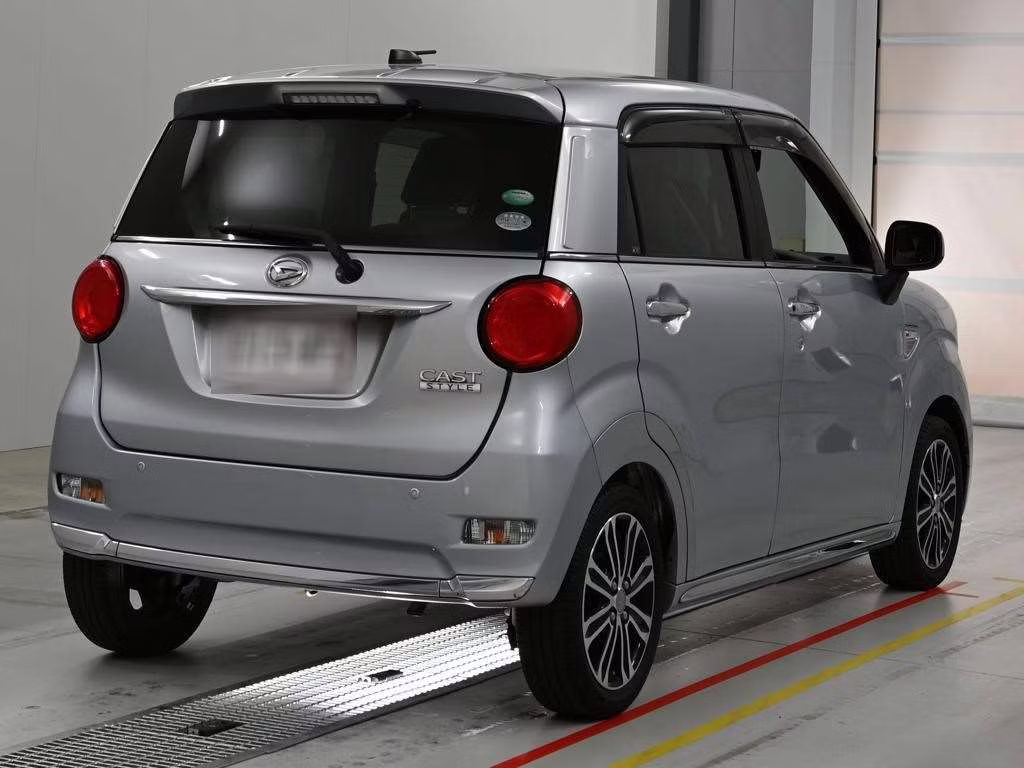 DAIHATSU CAST