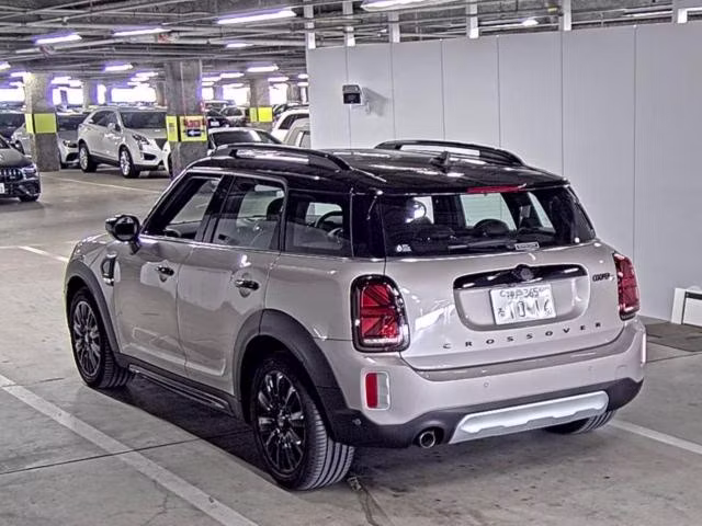 MINI CROSSOVER
