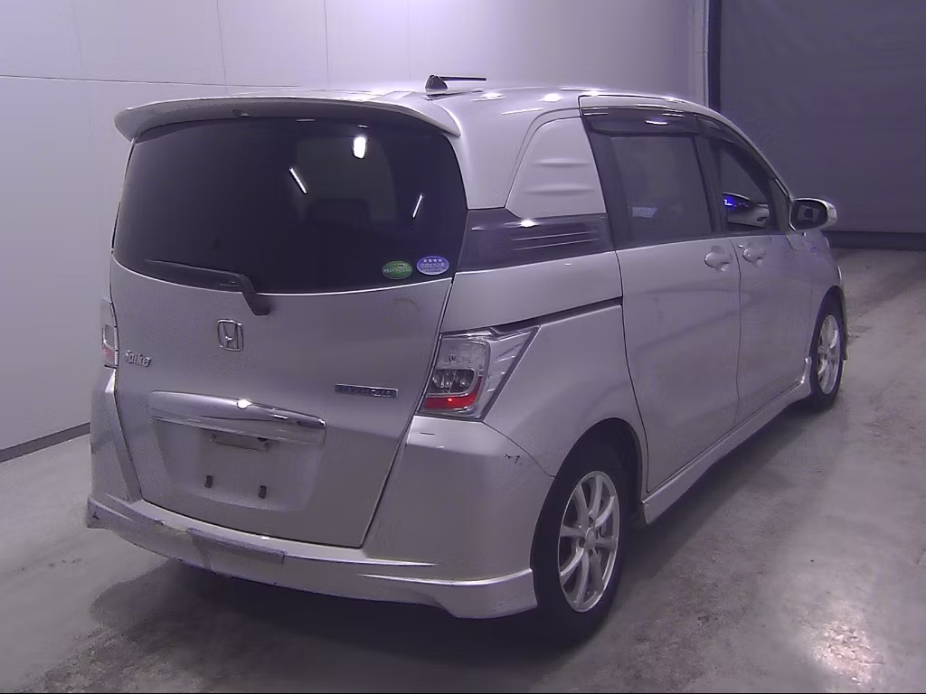 HONDA FREED SPIKE