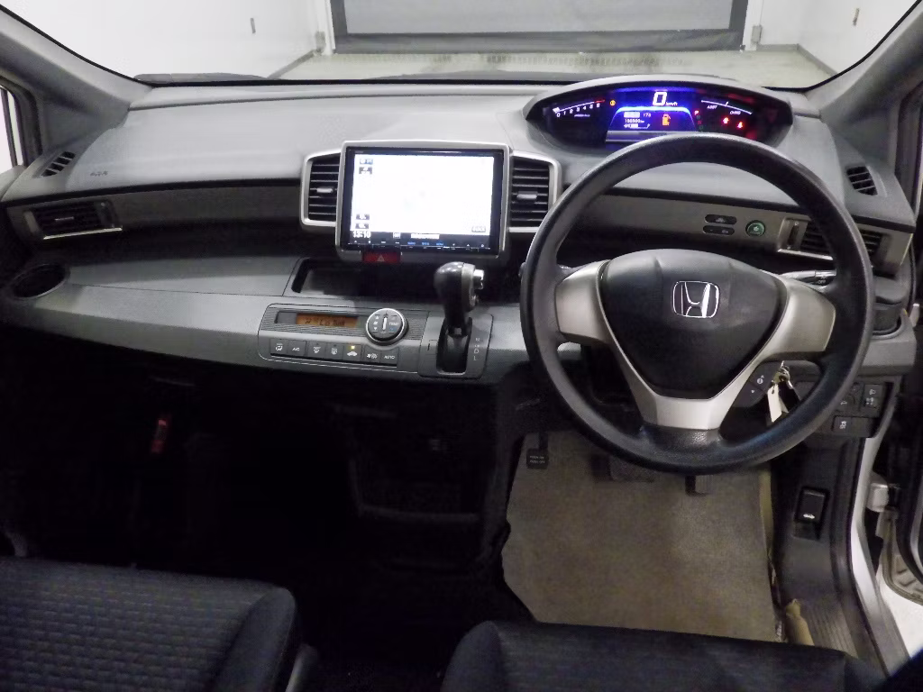 HONDA FREED SPIKE