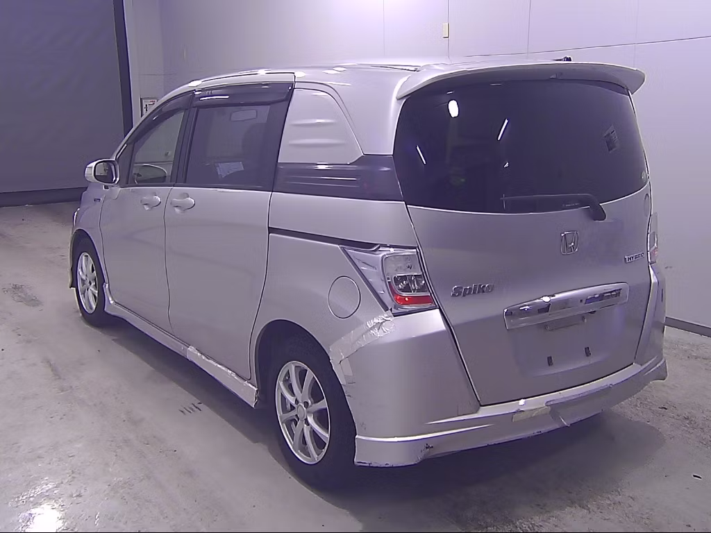 HONDA FREED SPIKE