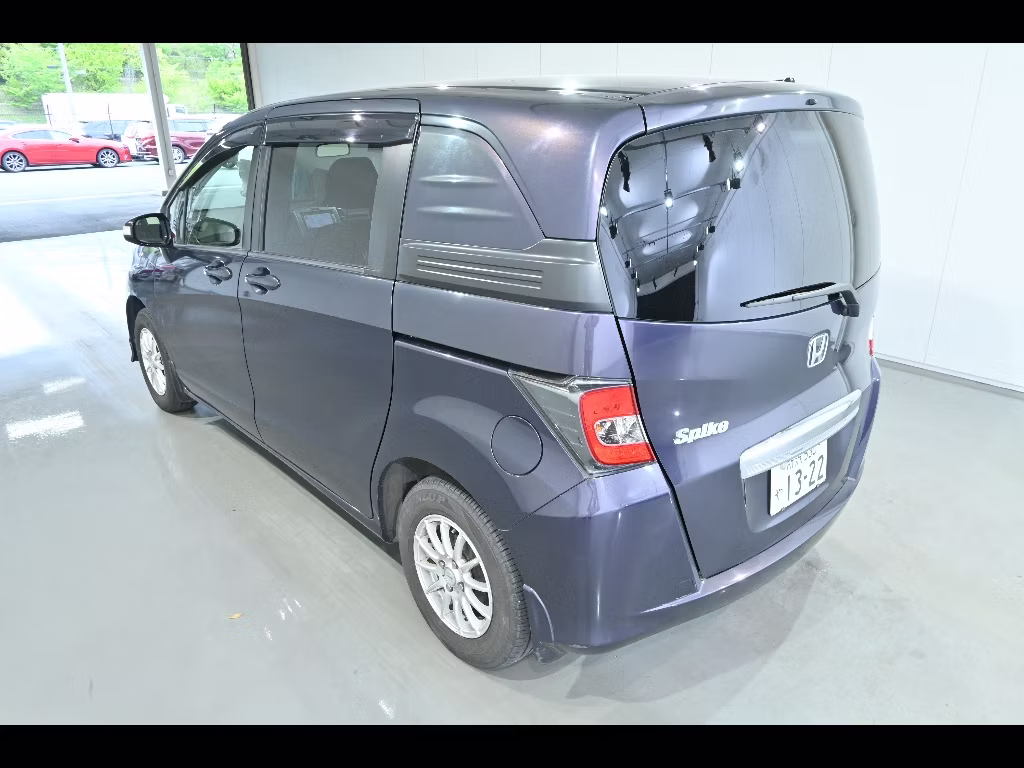 HONDA FREED SPIKE