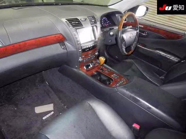 LEXUS LS600H
