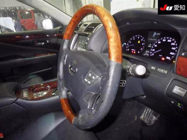 LEXUS LS600H