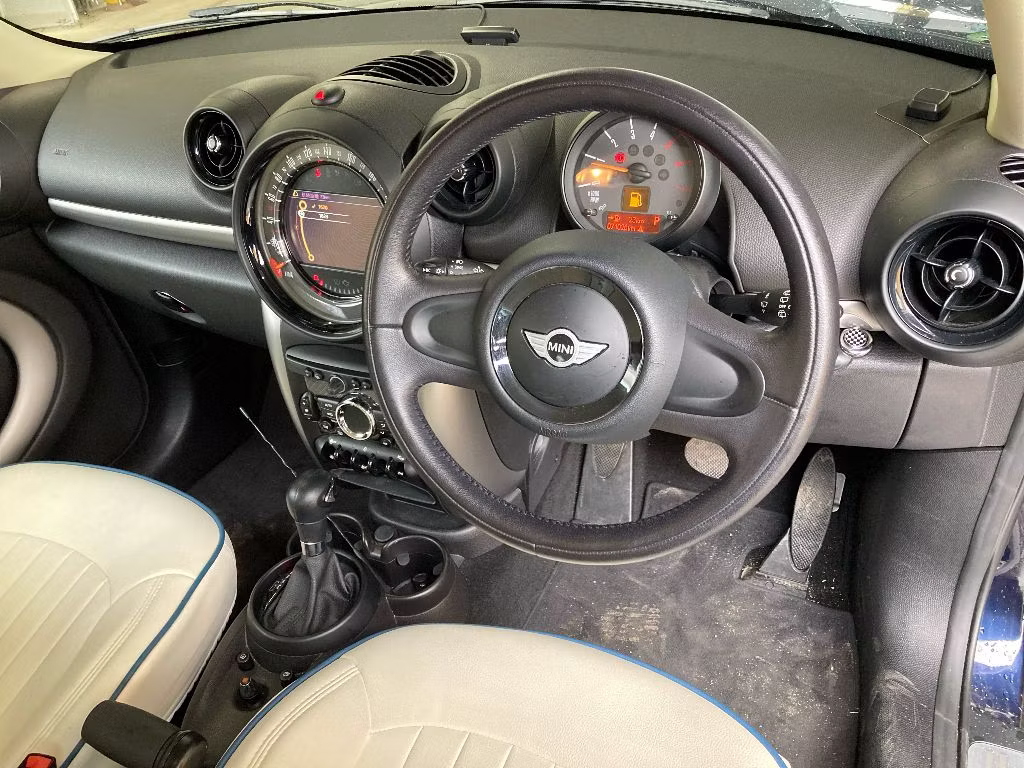 MINI CROSSOVER