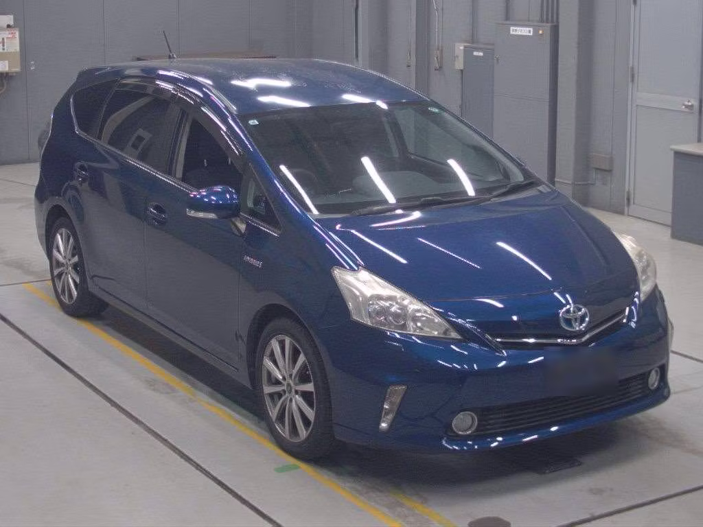 TOYOTA PRIUS ALPHA