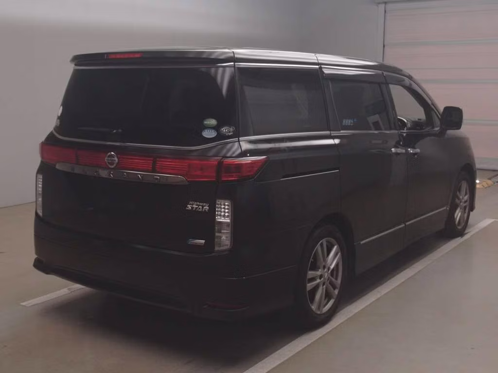 NISSAN ELGRAND